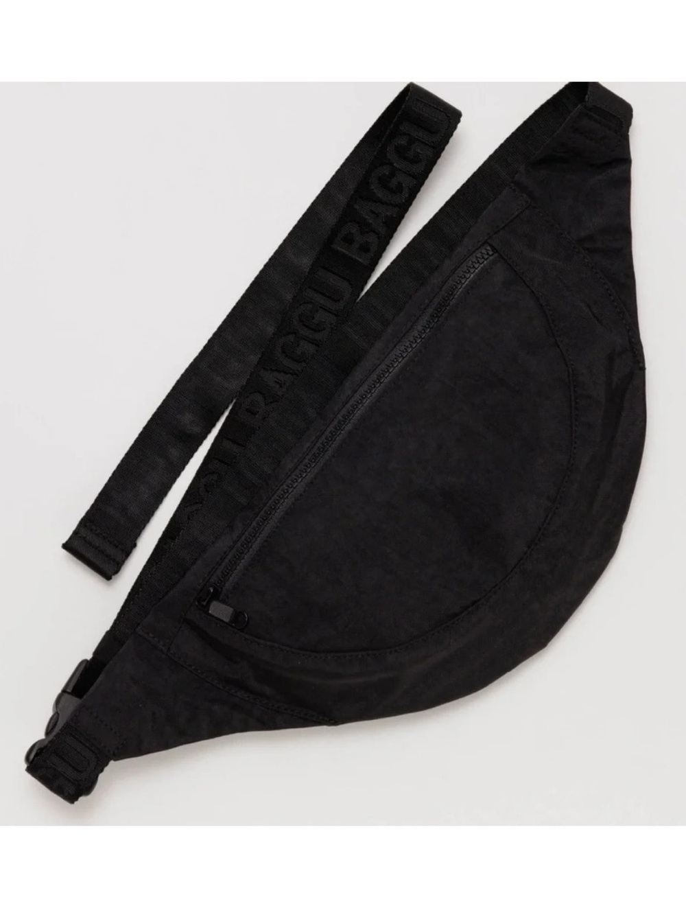 NWT BAGGU Crescent Fanny Pack - Black